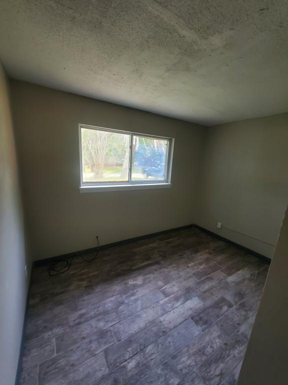 Building Photo - 105 Aquamarine Ave
