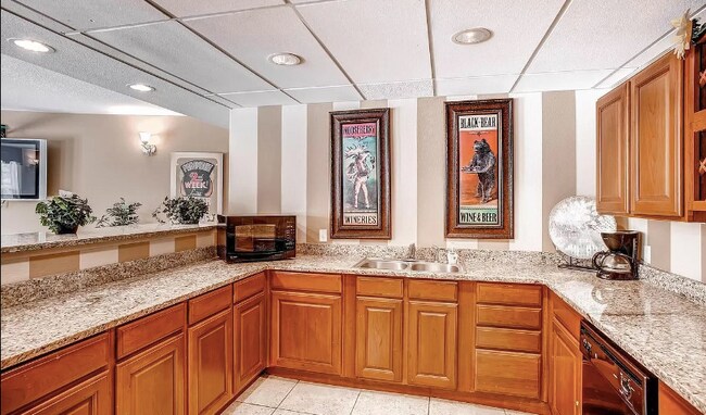 Building Photo - 9059 E Panorama Cir