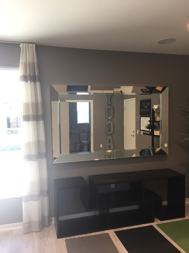 Building Photo - 826 Brickyard Ln