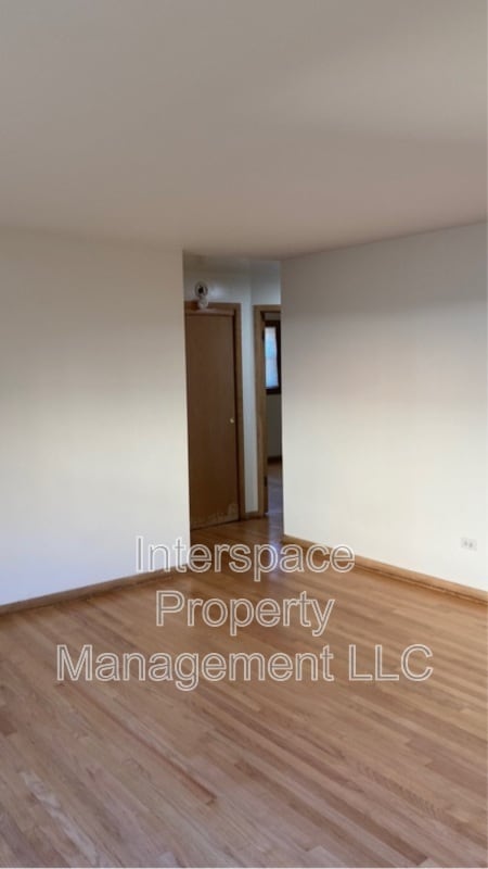 Building Photo - 10126 S Pulaski Rd