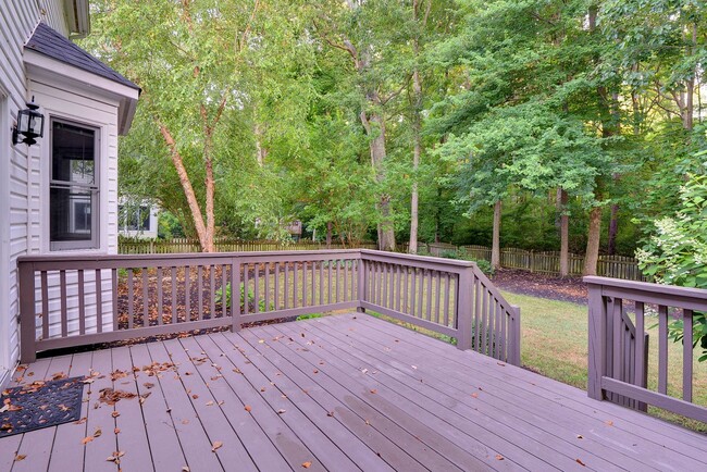 Building Photo - Woods of Tabb Home on a Quiet Street.