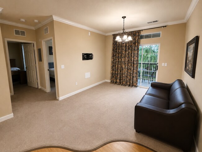 Building Photo - Spacious Furnished 3-Bedroom Condo Oasis with 2 Baths in Davenport