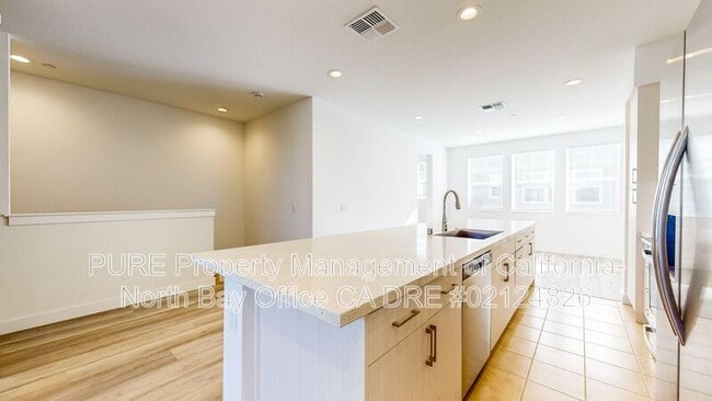 Building Photo - 221 Gambrel Cir