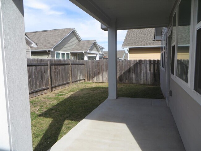 Building Photo - 301 La Escalera Dr
