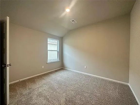 Building Photo - "Charming 4-Bedroom Oasis with 2 Baths & 1800 Sq Ft in Gardner, KS"