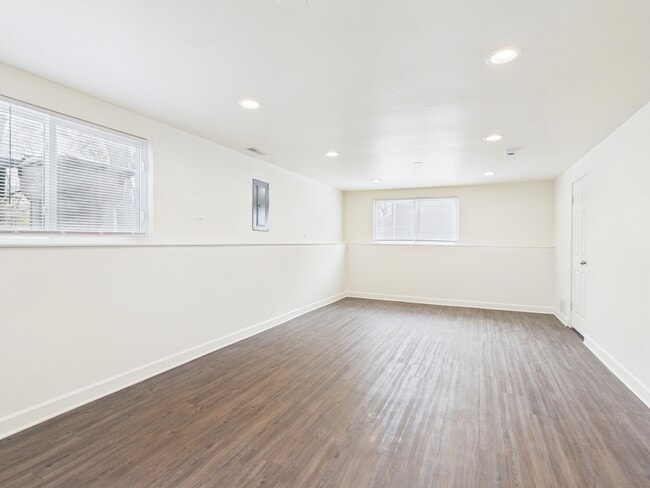 Building Photo - 209 Todd St