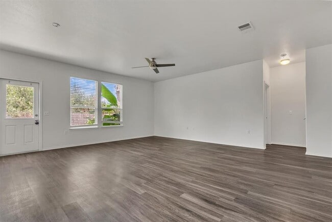 Building Photo - 9300 China Rose Dr