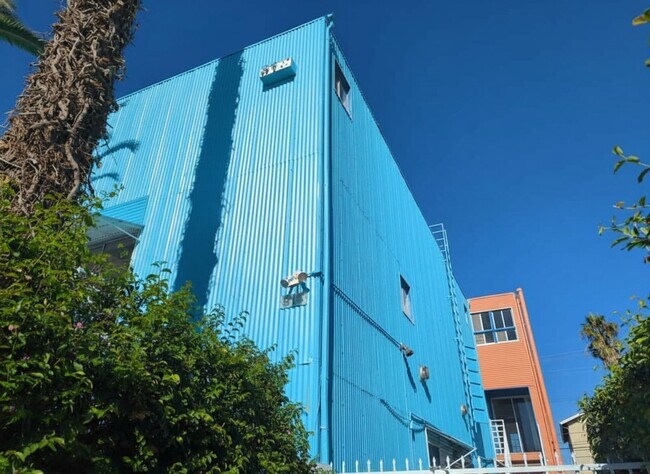 Building Photo - 915 Broadway St