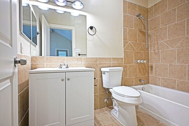 Building Photo - 772 Vista Pkwy