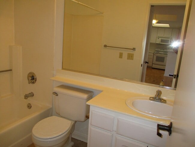 Building Photo - Desirable River Colony 2 Bedroom 2 Bath 3rd Floor Condo