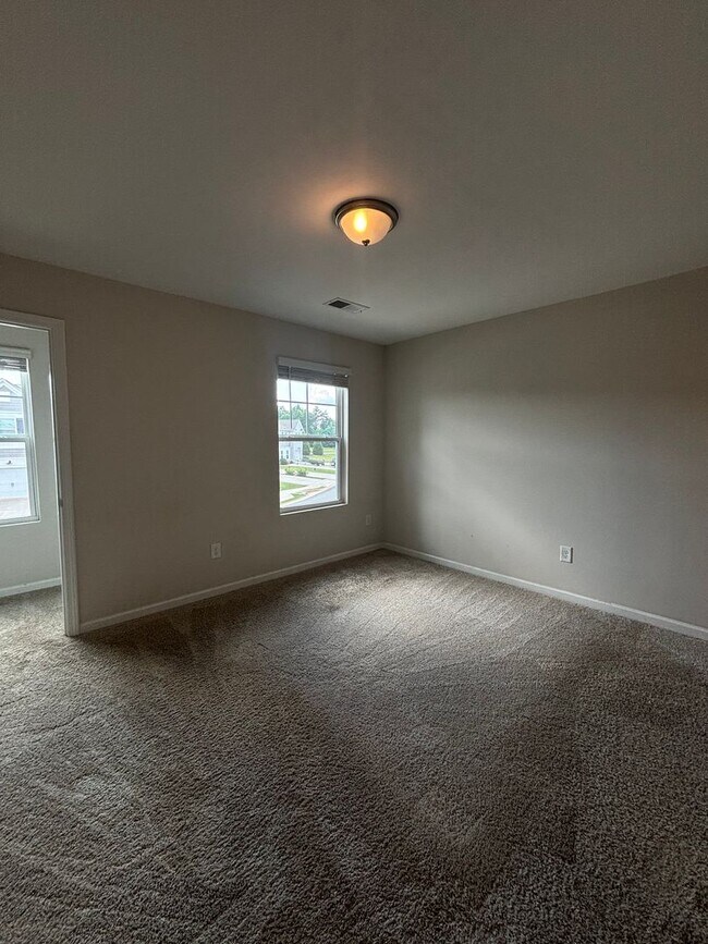 Building Photo - 125 Adger Rd