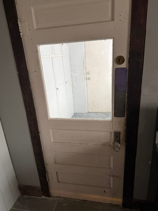 Building Photo - 1201 SW Garfield Ave