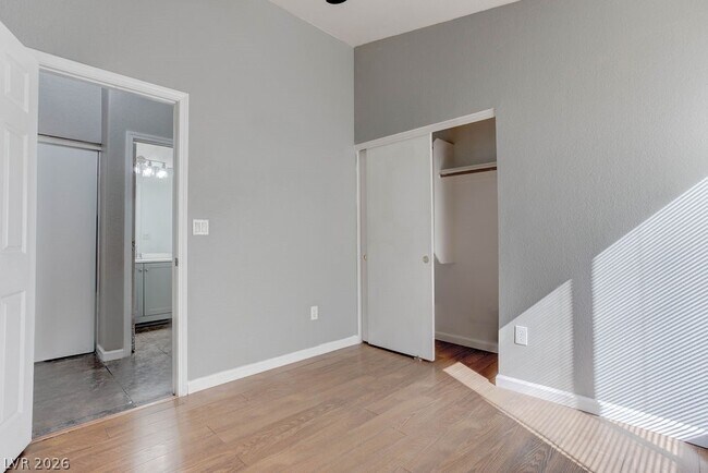 Building Photo - 1716 Anchor Dr