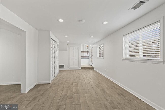 Building Photo - 139 Adrienne Ave