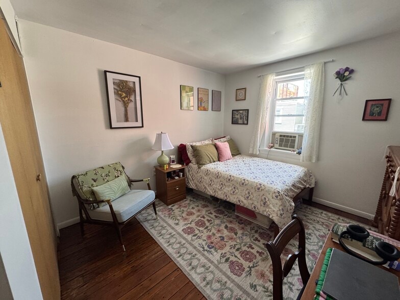 2nd fl bedroom - 1522 S 13th St