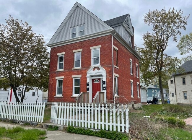 Primary Photo - 287 W Main St