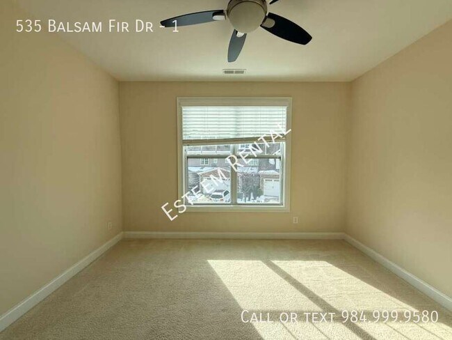 Building Photo - 535 Balsam Fir Dr