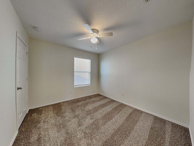 Building Photo - 27305 Paraiso Manor