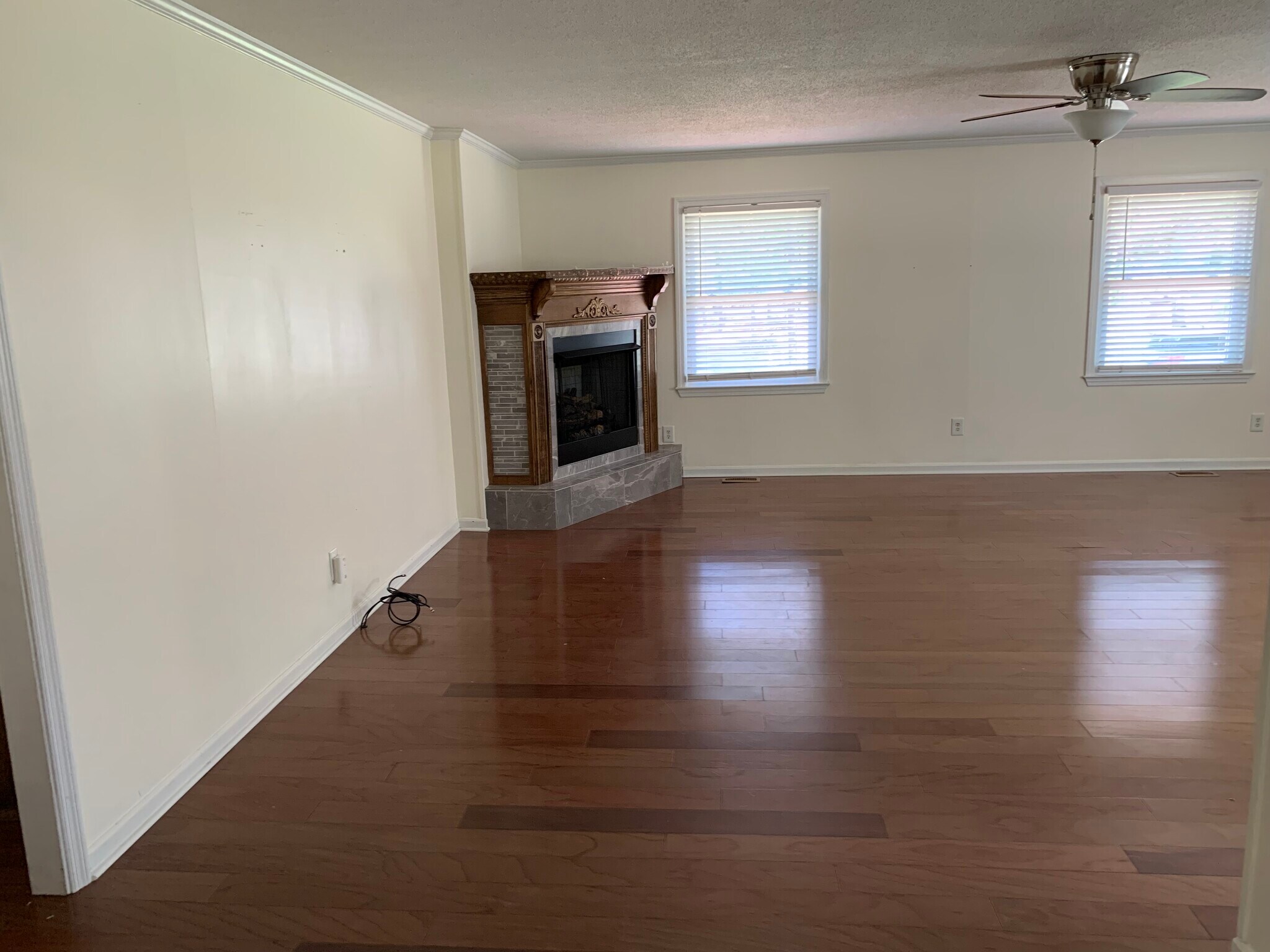 Building Photo - 207 McLeod Dr