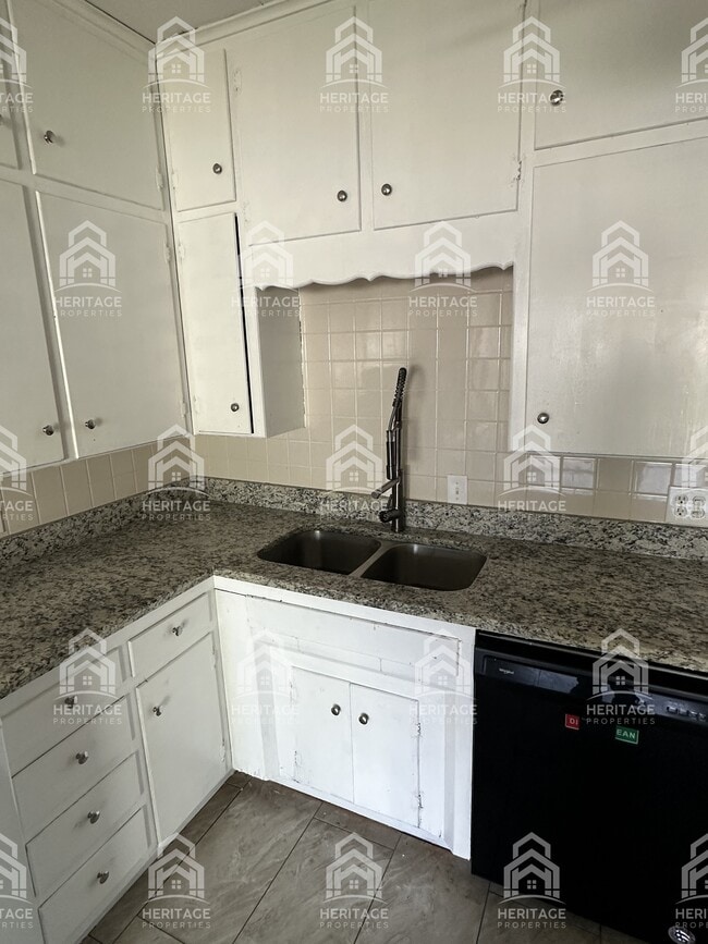 Building Photo - 2912 Ave L