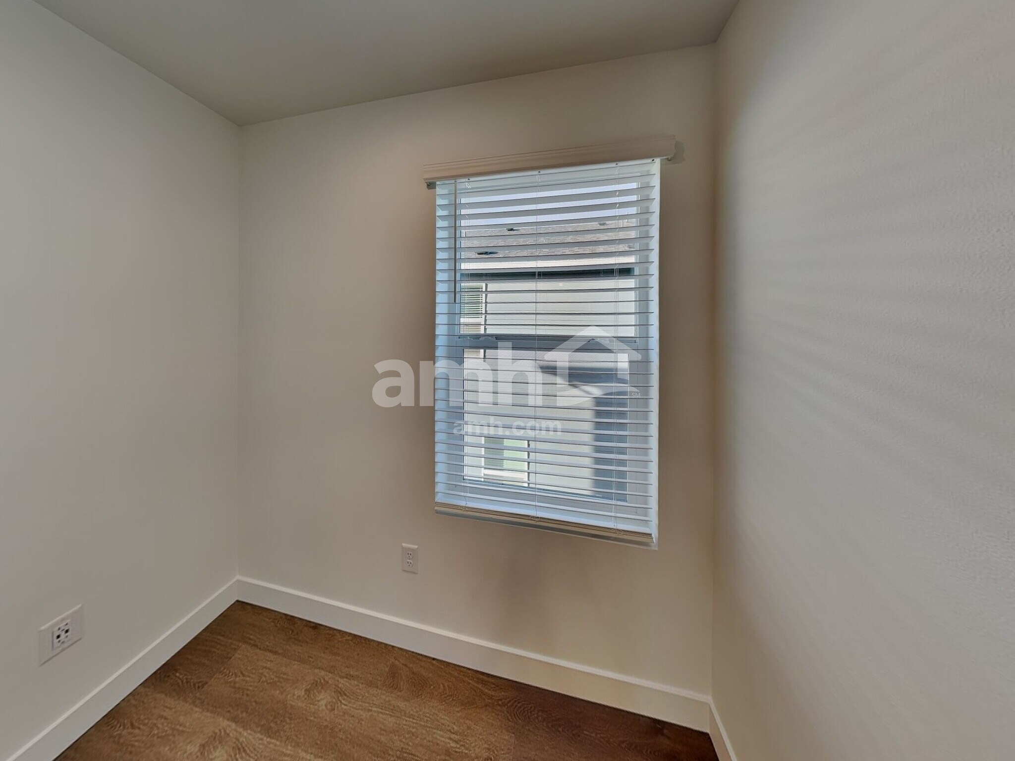 Building Photo - 4712 85th Dr NE