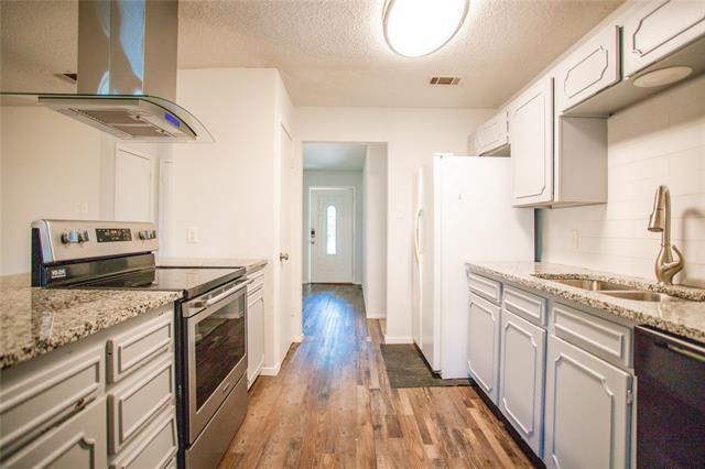Building Photo - 740 Admiralty Way