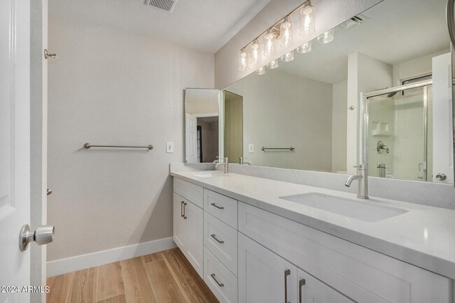 Building Photo - 3128 E Charleston Ave