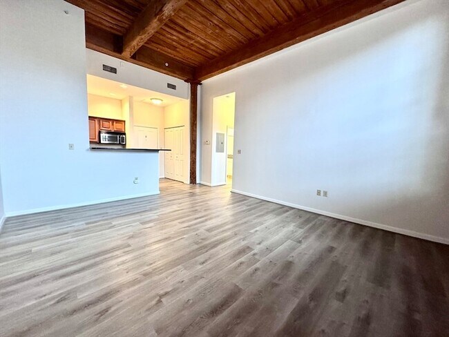 Building Photo - 4 Bishop St