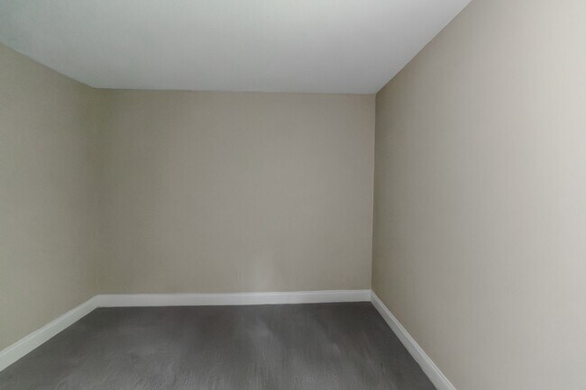 Building Photo - Beautiful 4 Bedrooms + Bonus Room on Nearly 1 Acre in Stockbridge! ?