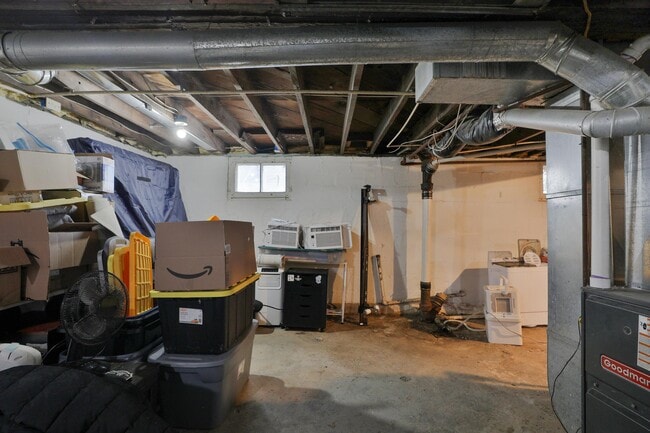 Building Photo - 1599 Mooberry St