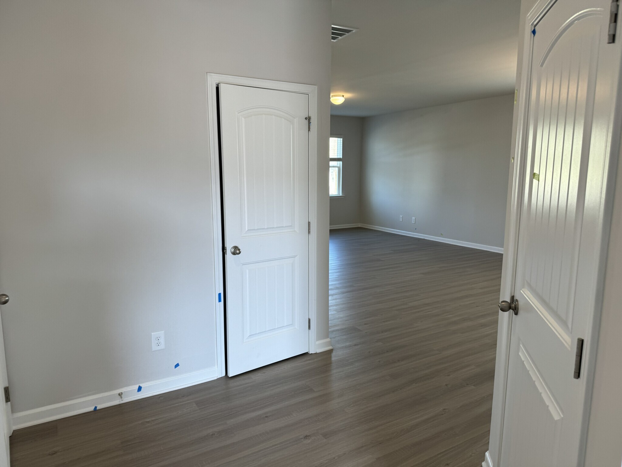 Building Photo - 9 Pineview Dr