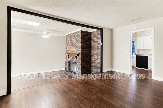 Building Photo - 1725 Brake Dr