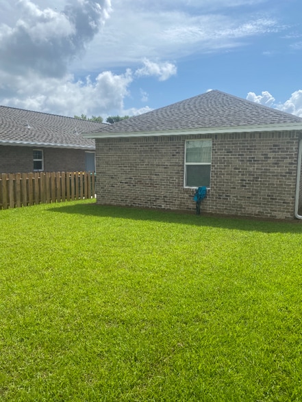 Building Photo - 103 Ivy Ave