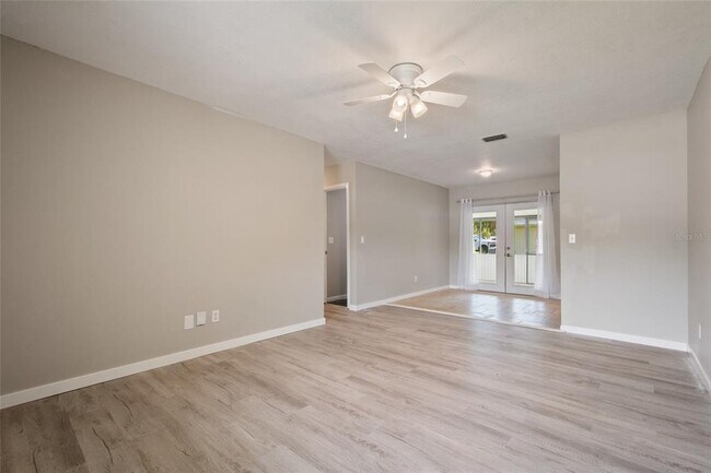 Building Photo - 111 Amigos Rd