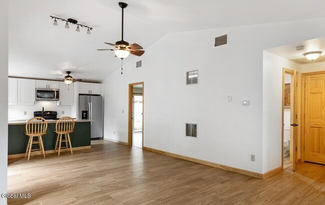 Building Photo - 24 Thimbleberry Rd