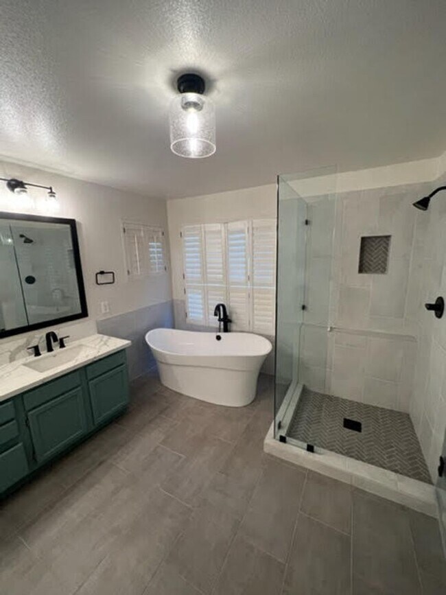 Building Photo - 4185 Falling Water Dr