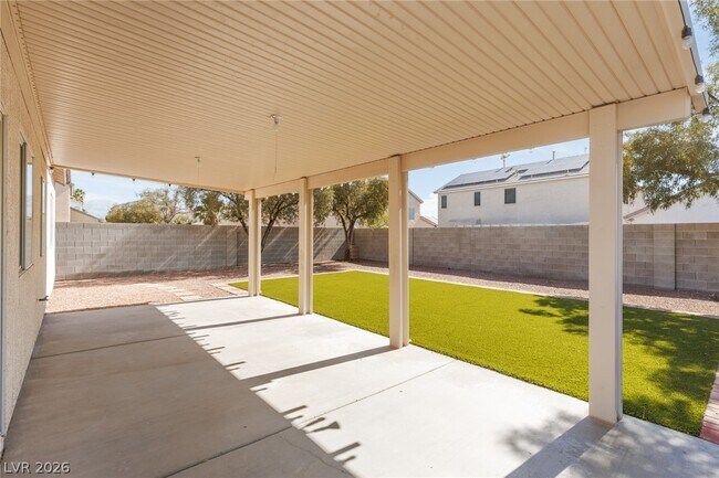 Building Photo - 5432 N Roaring Surf Dr