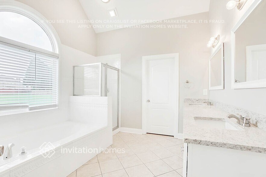 Building Photo - 1135 Rowanshyre Cir