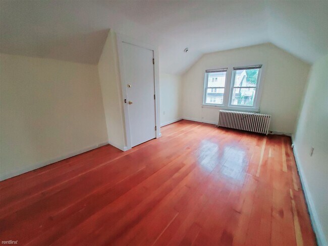 Building Photo - 1 br, 1 bath Condo - 100 Colonial Rd Apt 3