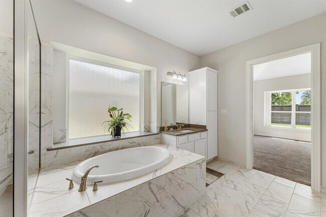 Building Photo - 2311 Jitterbug Ln