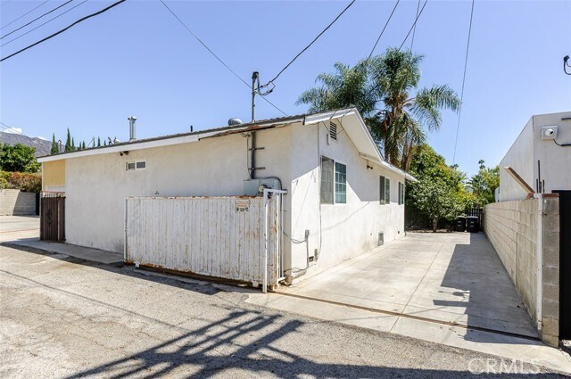 Building Photo - 1217 Elm Ave