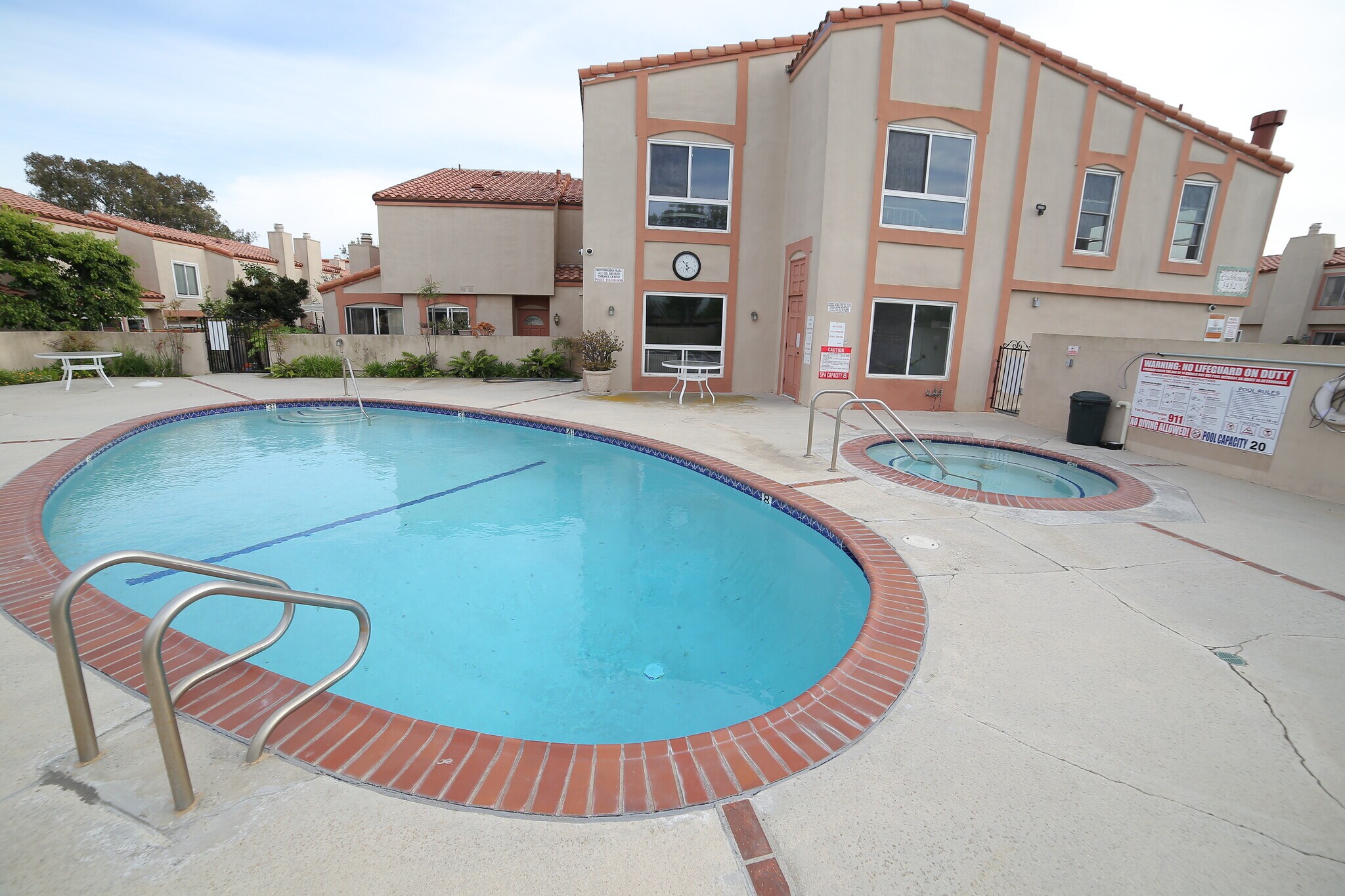 Complex Pool, Jacuzzi, and Clubhouse with fitness center - 3512 Del Amo Blvd