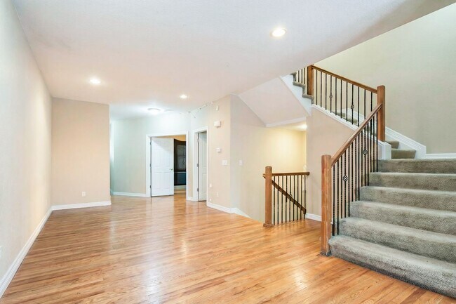 Building Photo - Exceptional 5-Bedroom Home Steps from the University of Denver