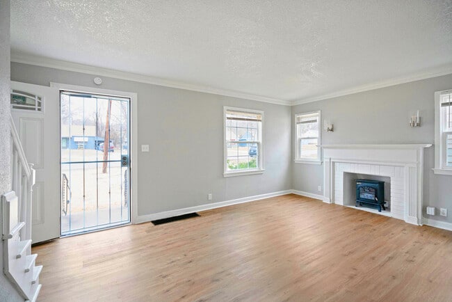 Building Photo - 1203 E 80th St