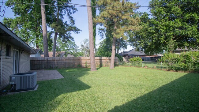 Building Photo - 322 Broad Ripple Dr