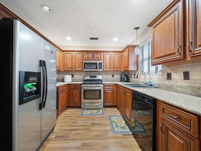 Building Photo - 8283 Tegmen St