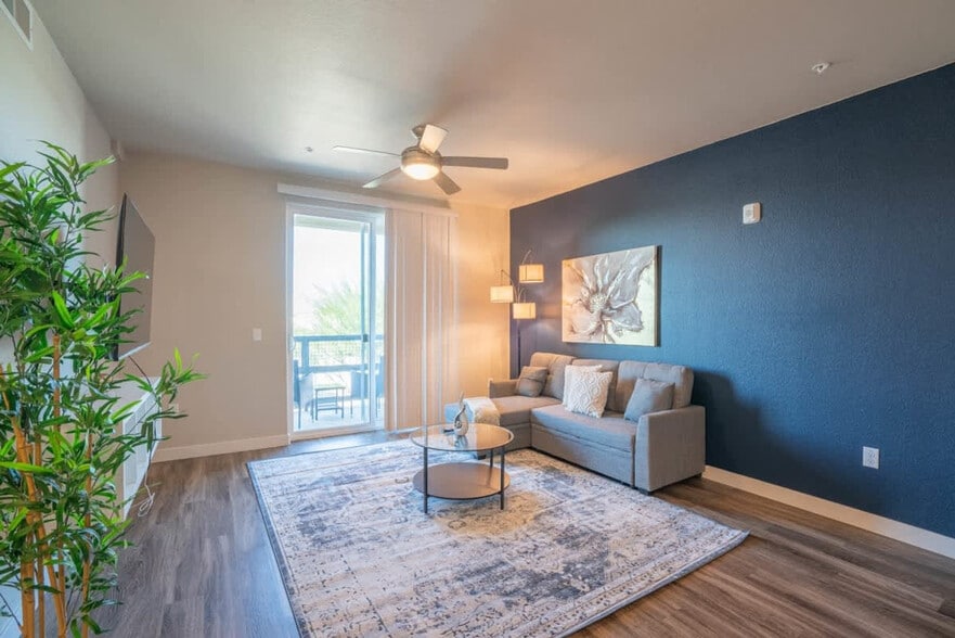 Building Photo - 1950 E Broadway Rd