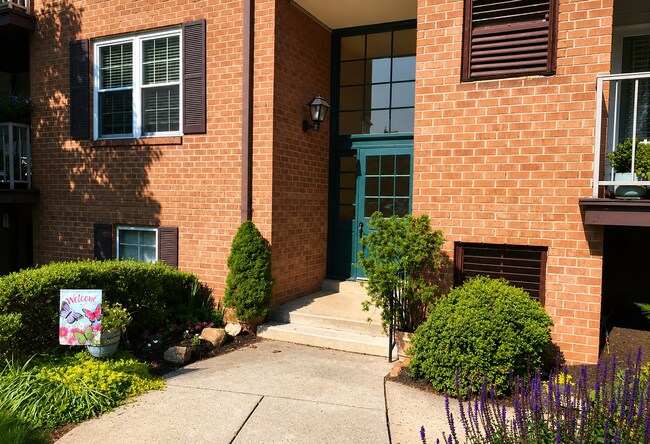 Building Photo - 91 Drummers Ln