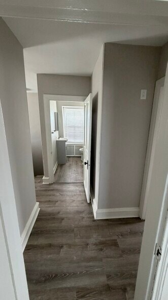 Building Photo - 1421 Lincoln Ave