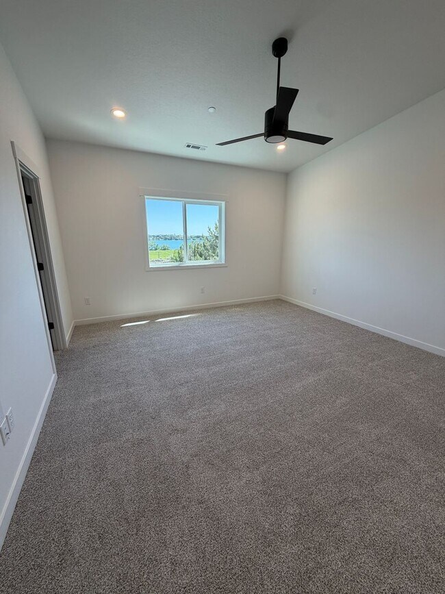 Building Photo - 6398 Melby Way NE
